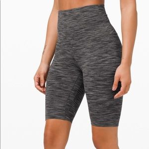 Women’s Lululemon Align SHR Short 10”